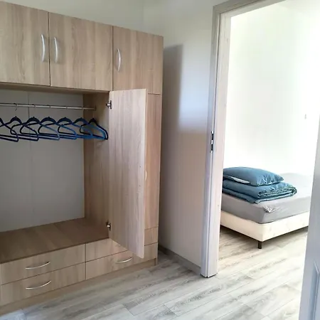 Pod Lasem Pracownicze Habitación en casa particular Goleniów