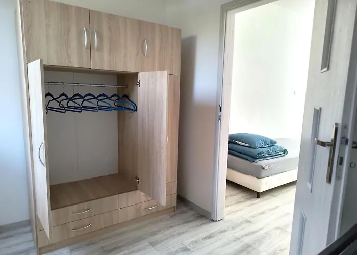 Pod Lasem Pracownicze 民宿 Goleniów